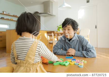 奶奶和孫子 87720723