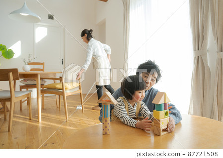 Child-rearing support image 87721508