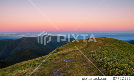 Shinshu Venus Line, the dawn of Mt. Miune 87722151