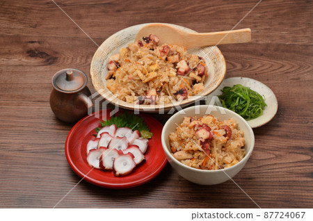 熟飯（章魚、章魚、章魚煮飯） 紫蘇絲，配章魚刺身。 87724067