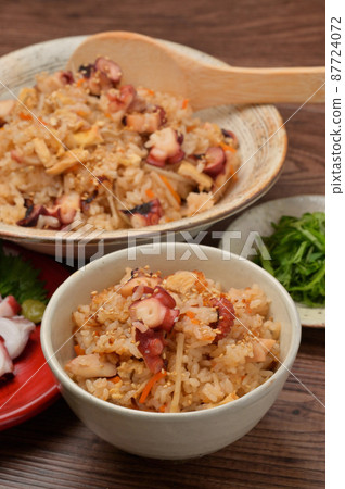 熟飯（章魚、章魚、章魚煮飯） 紫蘇絲，配章魚刺身。 87724072