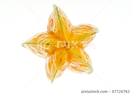 白色背景中一種熱帶水果楊桃的前面 白色背景中一種熱帶水果楊桃的前面 87726762