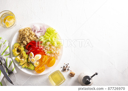 Shrimp salad with avocado, tomatoes and quail eggs. diet food Shrimp salad with avocado, tomatoes and quail eggs. diet food 87726970
