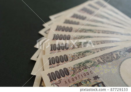 10,000 yen bill (100,000 yen, 100,000 yen) 10,000 yen bill (100,000 yen, 100,000 yen) 87729133