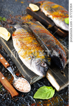 fish with spice 87729364