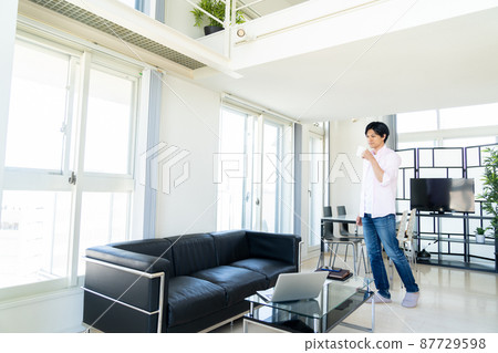 Telework Male PC Lifestyle Casual 87729598