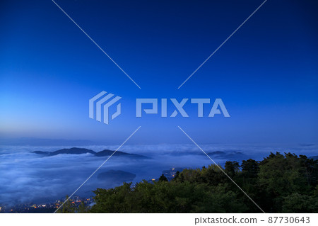 Sea of clouds and sunrise sky in Setouchi in spring 87730643