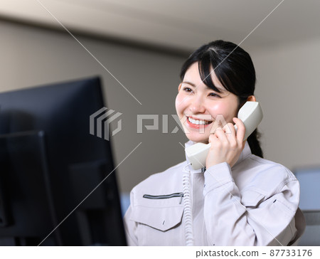 Business scene 87733176