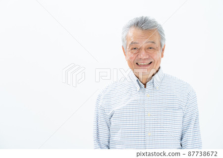 Senior man portrait 87738672