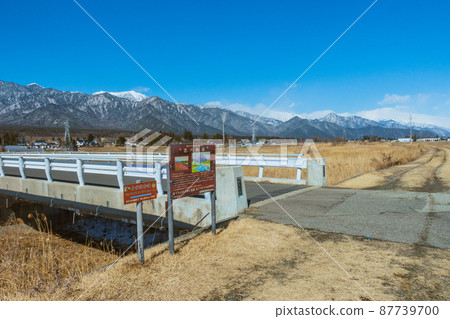Funakata Promenade [Landscape along the Chi River] 87739700