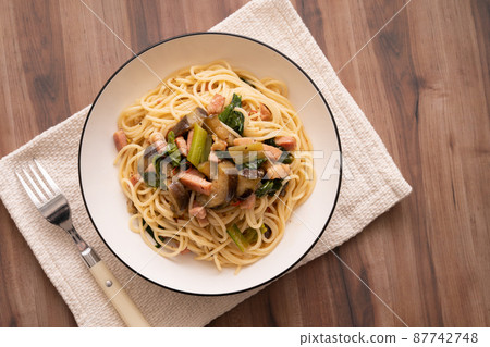 Eggplant, Japanese mustard spinach and bacon ingredients Lots of peperoncino Eggplant, Japanese mustard spinach and bacon ingredients Lots of peperoncino 87742748