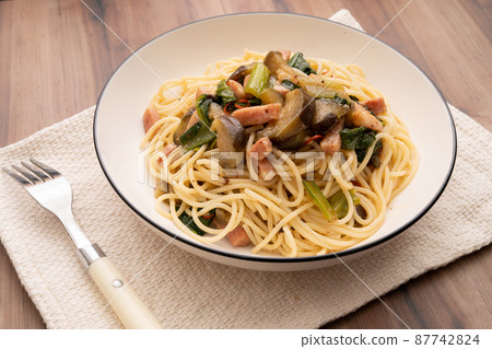 Eggplant, Japanese mustard spinach and bacon ingredients Lots of peperoncino 87742824