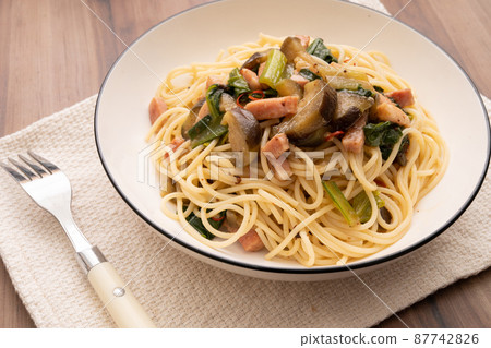 Eggplant, Japanese mustard spinach and bacon ingredients Lots of peperoncino 87742826