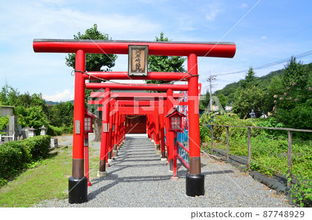 Akatorii of Kawarazaki Inari Shrine in Minano Town, Chichibu District, Saitama Prefecture 87748929