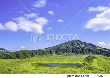 代表阿甦的旅遊勝地,美麗的草千里濱(熊本縣阿蘇市) 代表阿甦的旅遊勝地,美麗的草千里濱(熊本縣阿蘇市) 87750762