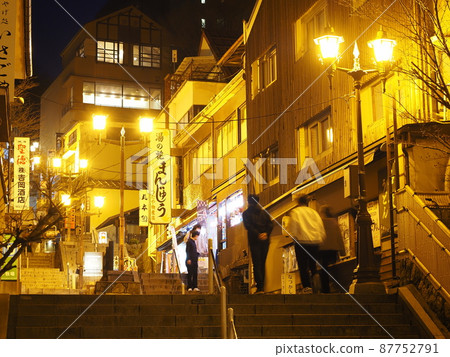 伊香保溫泉石團街的夜景 87752791