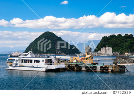 靜岡縣沼津市內浦灣、遊船和淡島 靜岡縣沼津市內浦灣、遊船和淡島 87752829