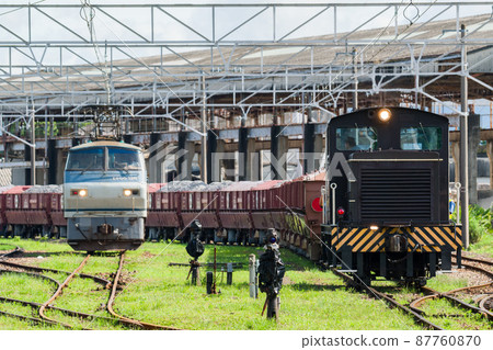 [西濃鐵道]美濃赤坂站的機車換乘 87760870