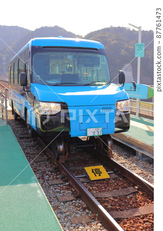 Asakaigan Railway (Shishikui Station) transformed into a DMV 87761473