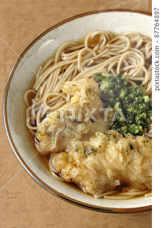 鳥瞰熱騰騰的紫菜咸蕎麥麵 87764897