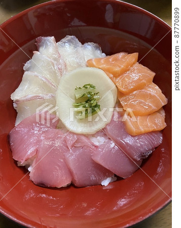Seafood three-color don bowl Seafood three-color don bowl 87770899