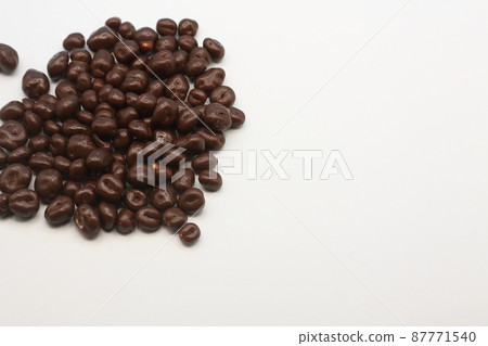 Sweet and delicious wheat chocolate 87771540