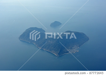 飛機上的岩島 87771643