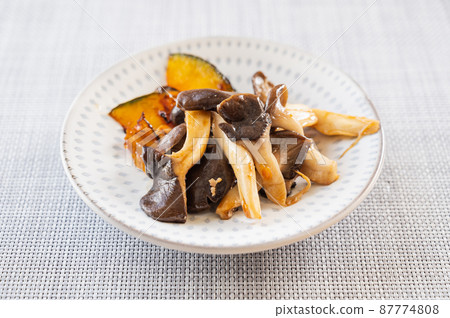 日式炒蘑菇 日式炒蘑菇 87774808