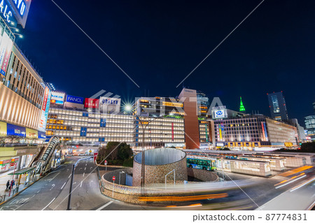 新宿站西口夜景 87774831
