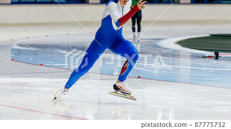 start male speed skater in ice skating competition start male speed skater in ice skating competition 87775732