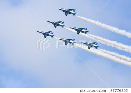 T-4 Blue Impulse Acrobat Flight Pyramid Formation 87776805