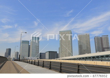 Highway to the city center City image Highway to the city center City image 87776932