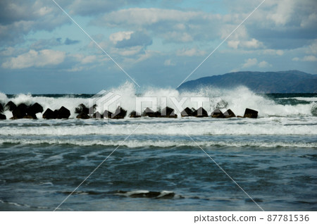 The winter sea I saw someday The winter sea I saw someday 87781536
