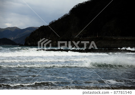 The winter sea I saw someday The winter sea I saw someday 87781540
