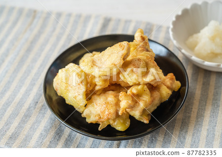 Toriten 和磨碎的蘿蔔 87782335