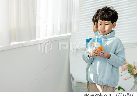 Children's Daily Lifestyle Education Growth 87783058