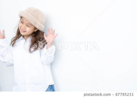 child daily lifestyle girl expression 87785231