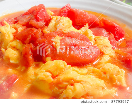 Chinese home cooking, stir-fried tomatoes and eggs 87793957