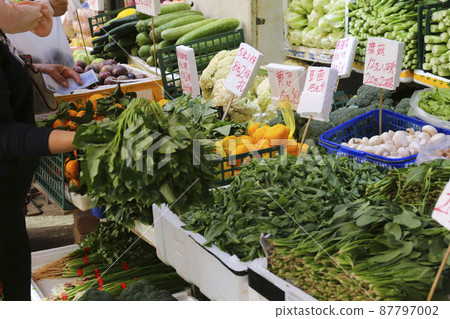 在香港銷售蔬菜。中國蔬菜和西方蔬菜混合出售 在香港銷售蔬菜。中國蔬菜和西方蔬菜混合出售 87797002