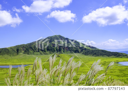 Beautiful Kusasenrigahama (Aso City, Kumamoto Prefecture), a tourist destination that represents Aso 87797143