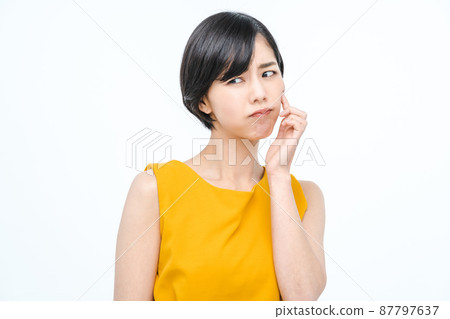 關心皮膚問題的女性 87797637