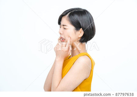 Women who care about skin problems Women who care about skin problems 87797638