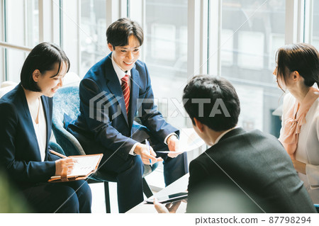 商務場景（會議、會議） 87798294