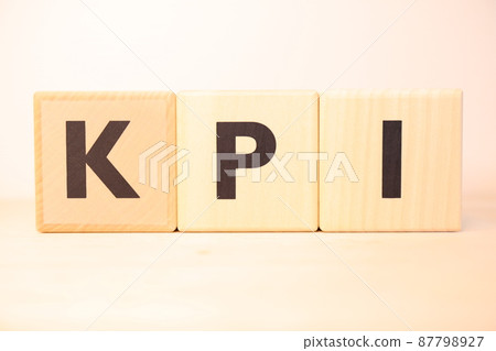 “KPI（關鍵績效指標）”圖片（文字/字母文字） 87798927
