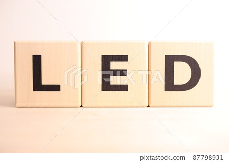LED（發光二極管）圖像（字母/字母文本） 87798931
