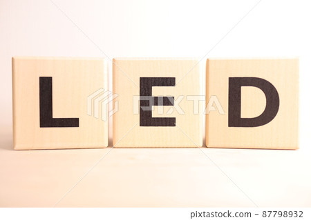LED（發光二極管）圖像（字母/字母文本） 87798932