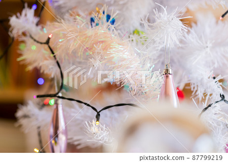 透明水晶玻璃球與聖誕樹景觀 透明水晶玻璃球與聖誕樹景觀 87799219