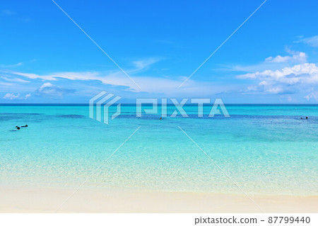 沖繩夏天的藍天和宮古島的海 沖繩夏天的藍天和宮古島的海 87799440