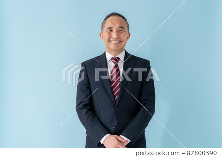 Businessman portrait senior Businessman portrait senior 87800390