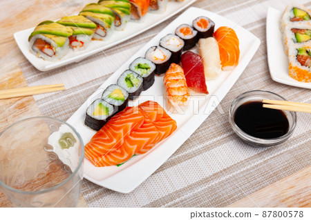 Sushi set with maki rolls and nigiri Sushi set with maki rolls and nigiri 87800578